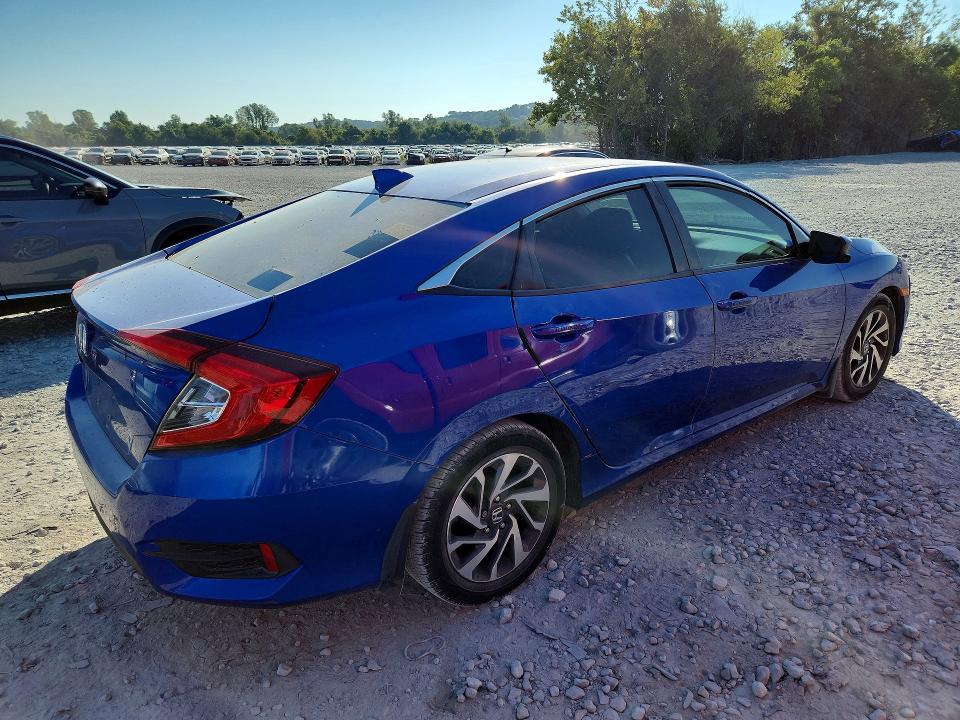 Photo 3 from auction – 2018 HONDA CIVIC with VIN 19XFC2F79JE043990