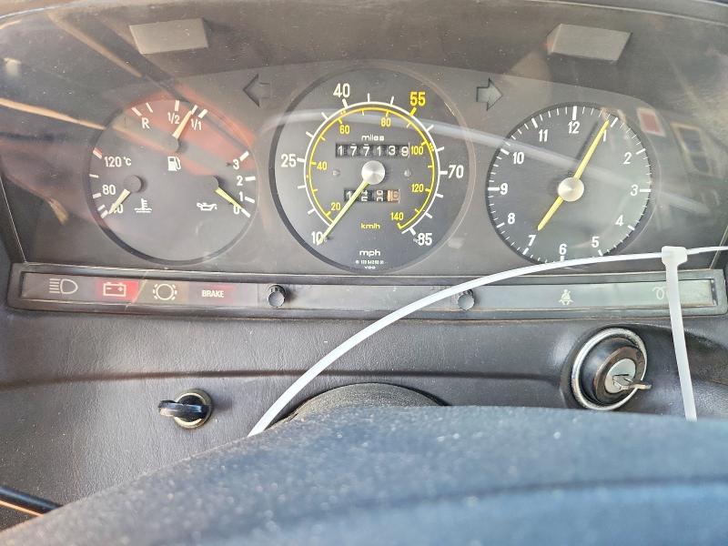 Photo 9 from auction – 1981 MERCEDES-BENZ 300 with VIN WDBAB30A1BB240835