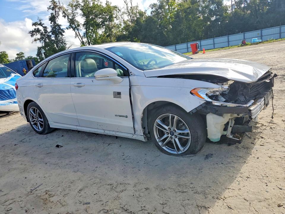 Photo 4 from auction – 2016 FORD FUSION with VIN 3FA6P0RU2GR192128