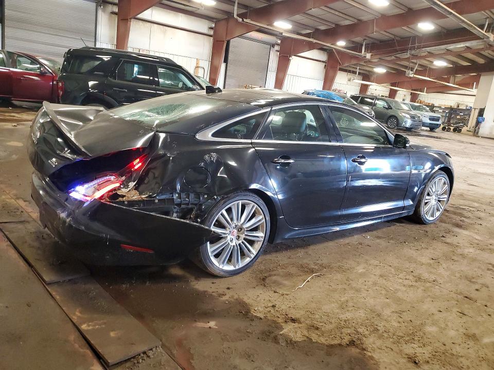Photo 3 from auction – 2016 JAGUAR XJ with VIN SAJXJ1CD3G8V95424