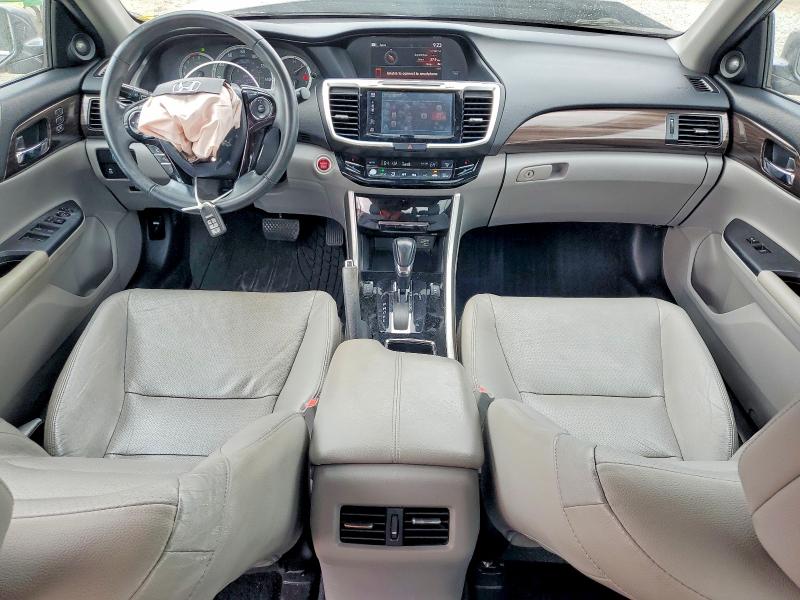 Снимка 8 от търг – 2017 HONDA ACCORD с VIN 1HGCR2F80HA069404
