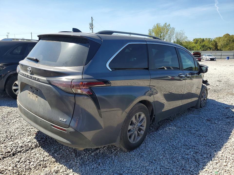 Photo 3 from auction – 2025 TOYOTA SIENNA with VIN 5TDJRKEC8SS289105