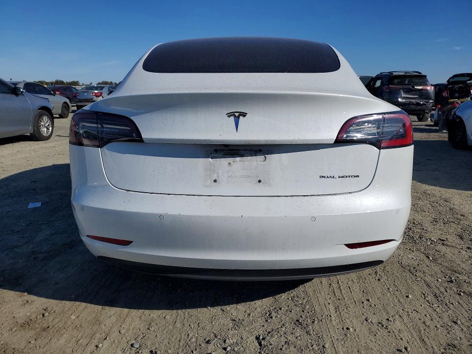 Снимка 6 от търг – 2018 TESLA MODEL 3 с VIN 5YJ3E1EB7JF111646