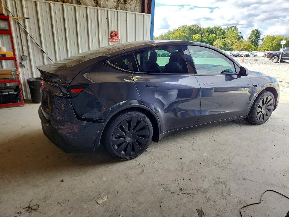 Снимка 3 от търг – 2026 TESLA MODEL Y с VIN 7SAYGDEE2TA391443