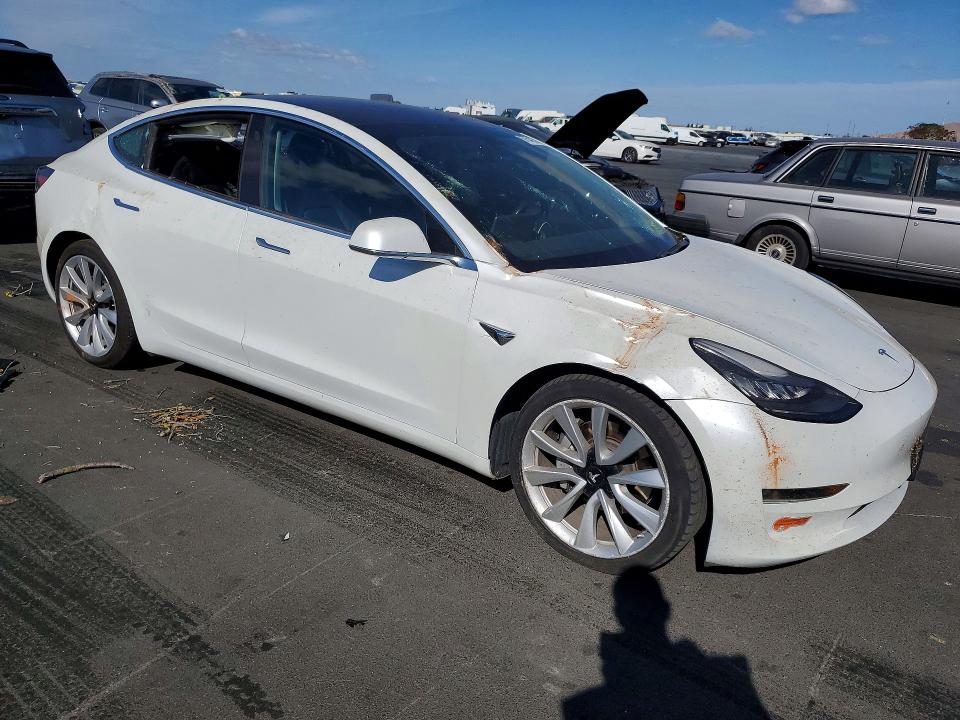Photo 4 from auction – 2019 TESLA MODEL 3 with VIN 5YJ3E1EB8KF187569