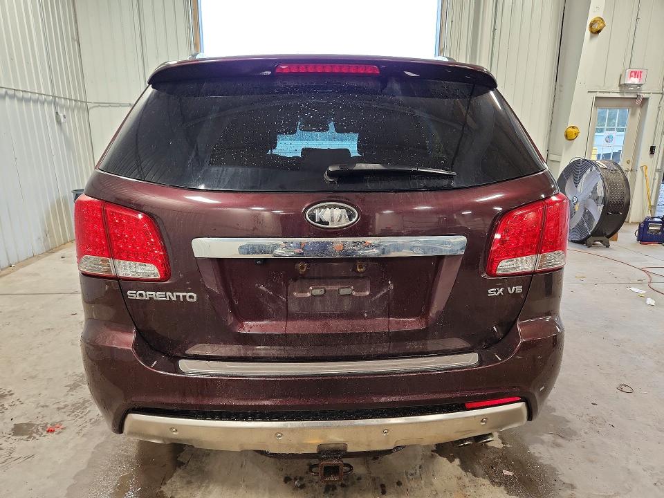 Photo 6 from auction – 2011 KIA SORENTO with VIN 5XYKW4A27BG163272