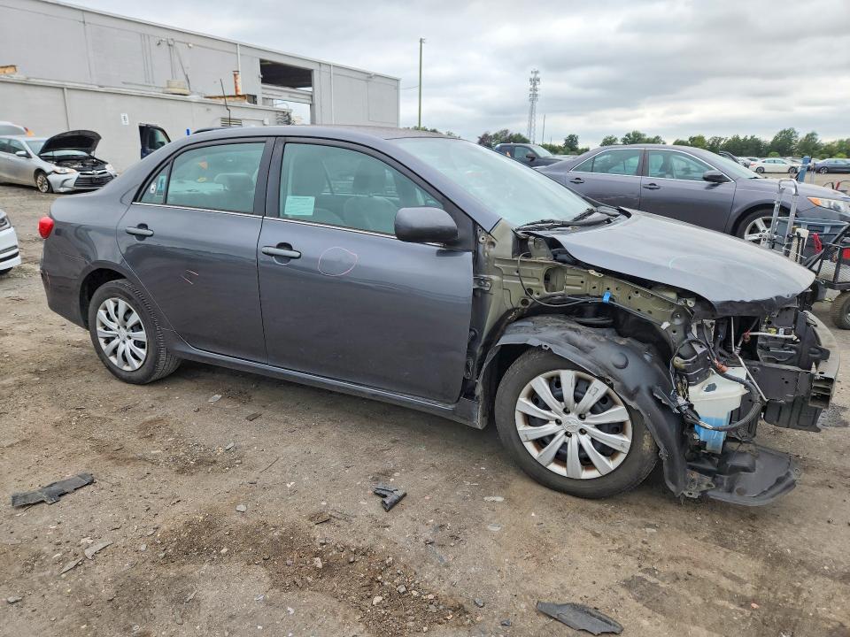 Снимка 4 от търг – 2013 TOYOTA COROLLA с VIN 2T1BU4EE2DC061547