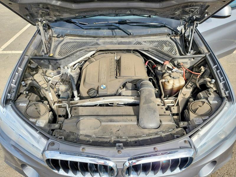 Снимка 12 от търг – 2018 BMW X5 с VIN 5UXKR0C58JL074769