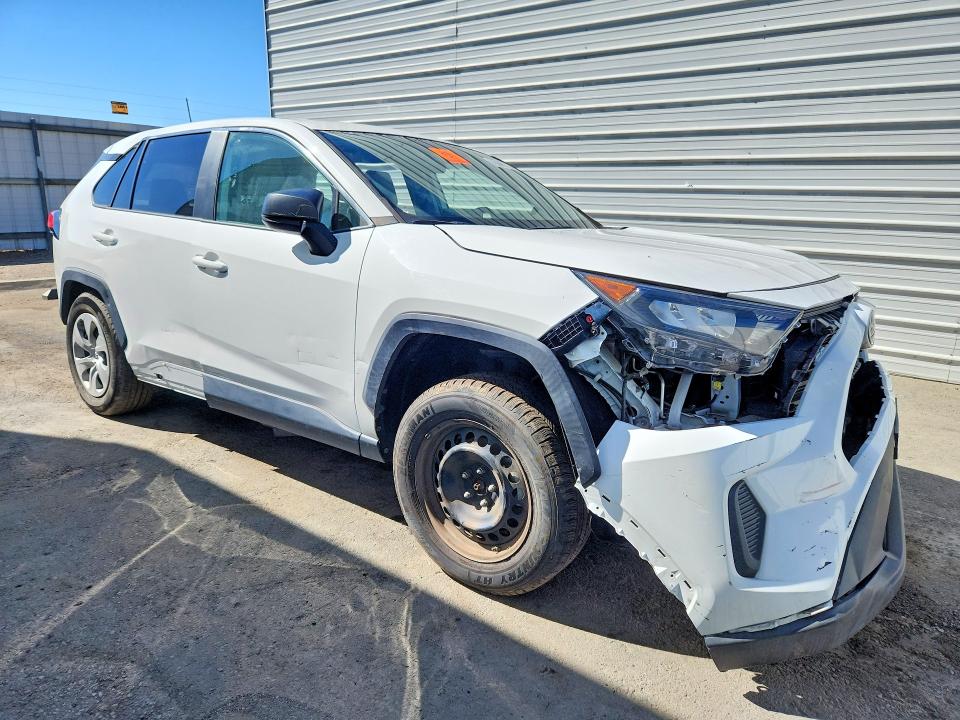 Photo 4 from auction – 2022 TOYOTA RAV4 with VIN 2T3F1RFV3NW280501
