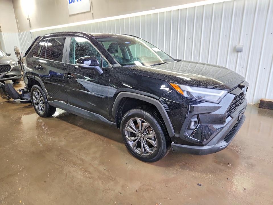 Photo 4 from auction – 2022 TOYOTA RAV4 with VIN 4T3B6RFV6NU103702