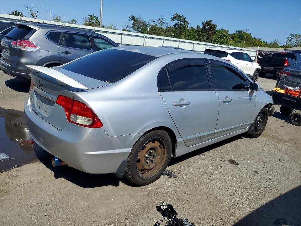 Снимка 3 от търг – 2011 HONDA CIVIC с VIN 2HGFA1F57BH526562