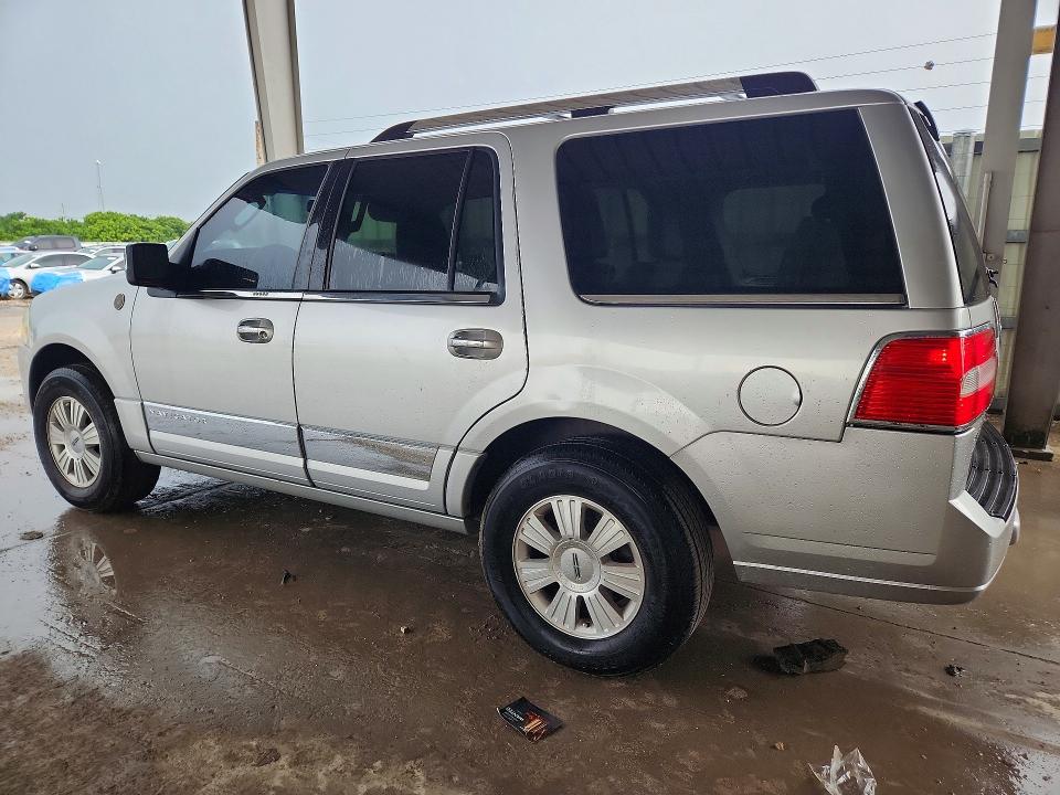Photo 2 from auction – 2013 LINCOLN NAVIGATOR with VIN 5LMJJ2H57DEL02755