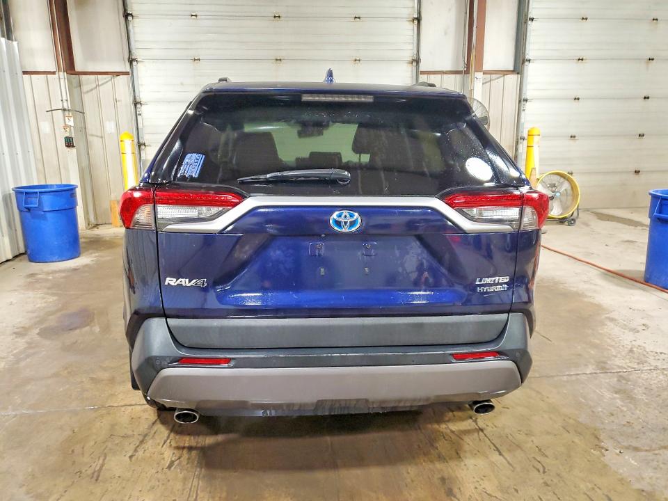Photo 6 from auction – 2019 TOYOTA RAV4 with VIN 2T3DWRFV8KW031552