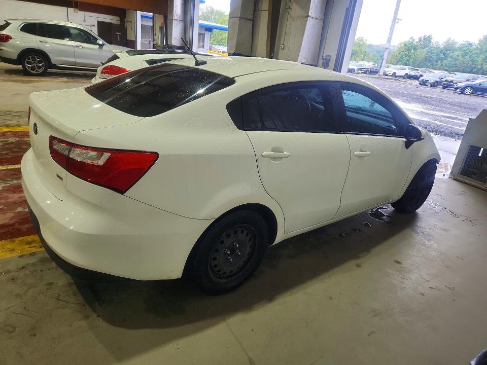 Photo 3 from auction – 2016 KIA RIO with VIN KNADM4A37G6577375