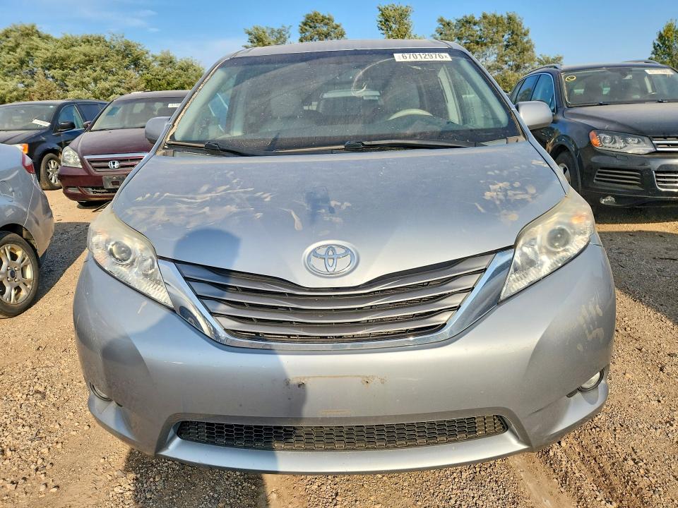 Photo 5 from auction – 2014 TOYOTA SIENNA with VIN 5TDYK3DC9ES513724