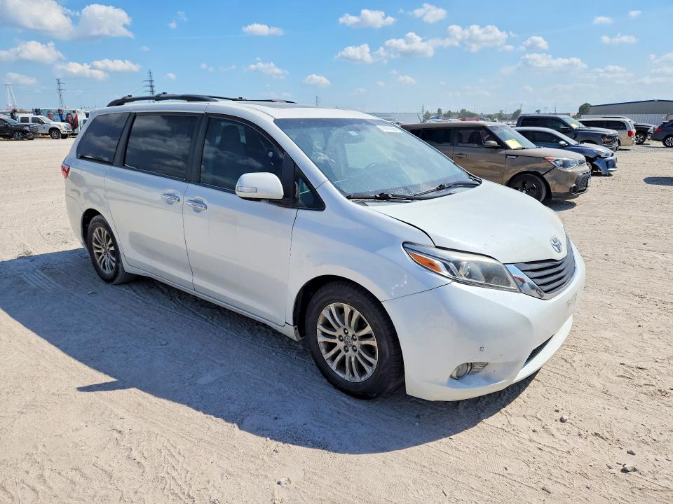 Photo 4 from auction – 2015 TOYOTA SIENNA with VIN 5TDYK3DC4FS644688