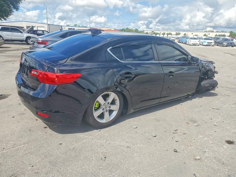Foto 3 de la subasta – 2013 ACURA ILX con VIN 19VDE1F73DE000044