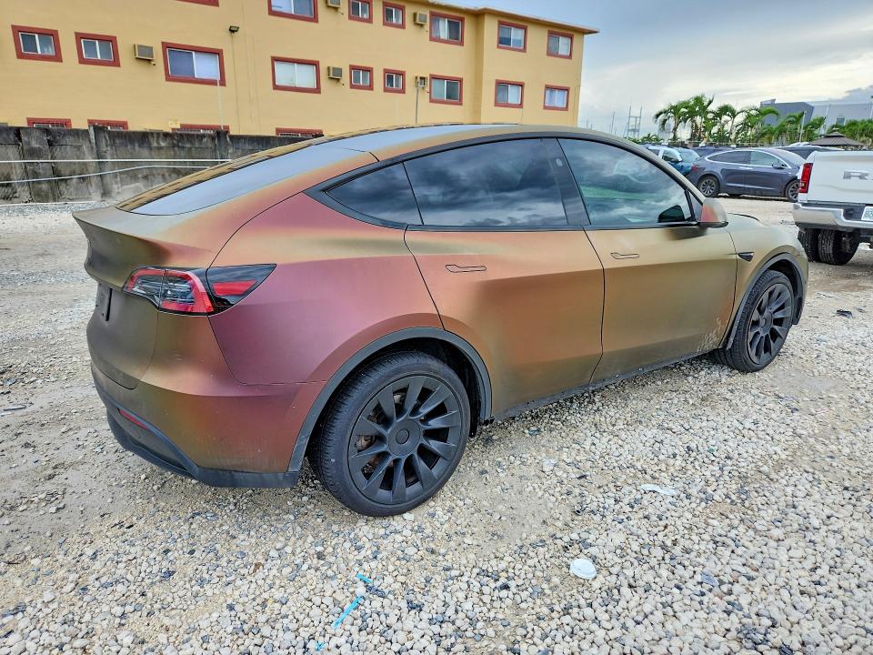 Снимка 3 от търг – 2023 TESLA MODEL Y с VIN 7SAYGDEE1PF885169