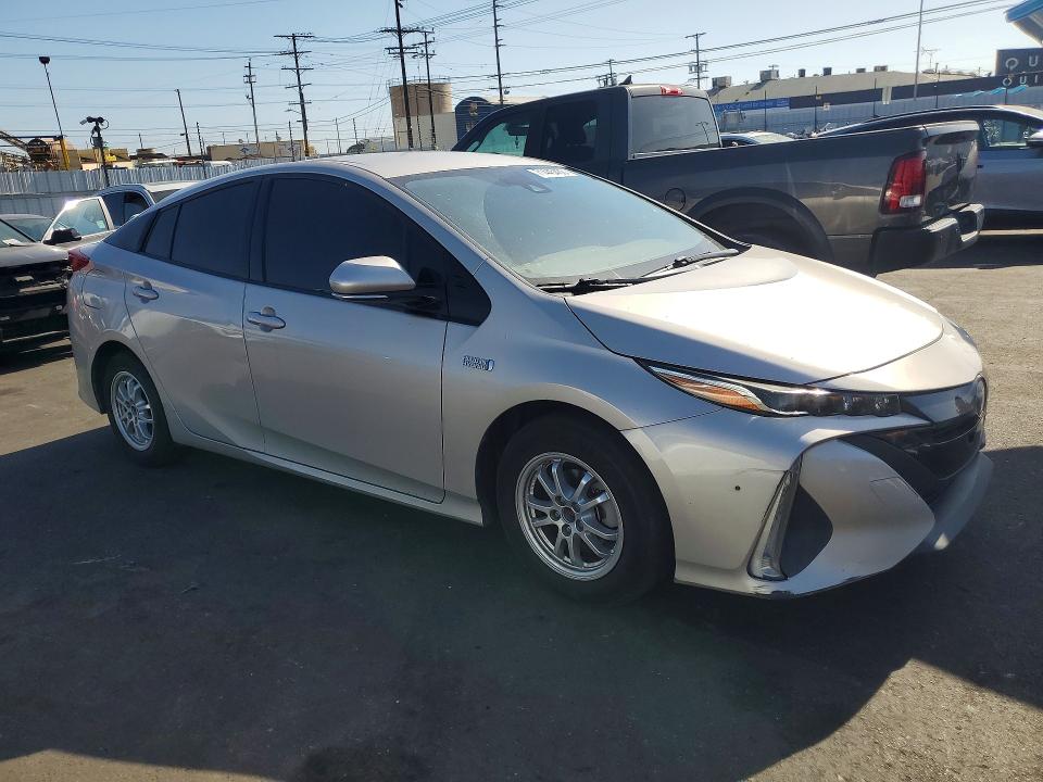 Снимка 4 от търг – 2019 TOYOTA PRIUS PRIME с VIN JTDKARFP6K3111393