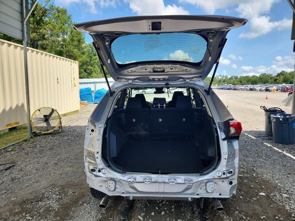 Photo 6 from auction – 2025 TOYOTA RAV4 with VIN JTMLWRFV6SD325993