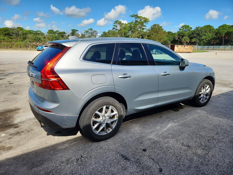 Photo 3 from auction – 2018 VOLVO XC60 with VIN YV4102RK6J1021433