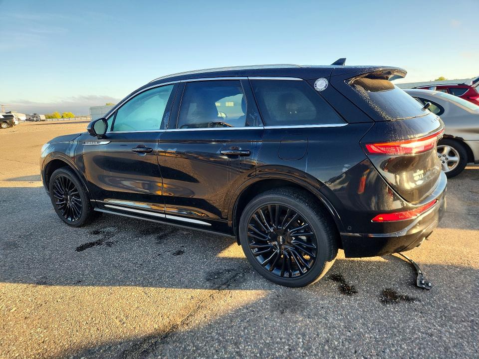 Снимка 2 от търг – 2021 LINCOLN CORSAIR с VIN 5LMCJ2D92MUL10138