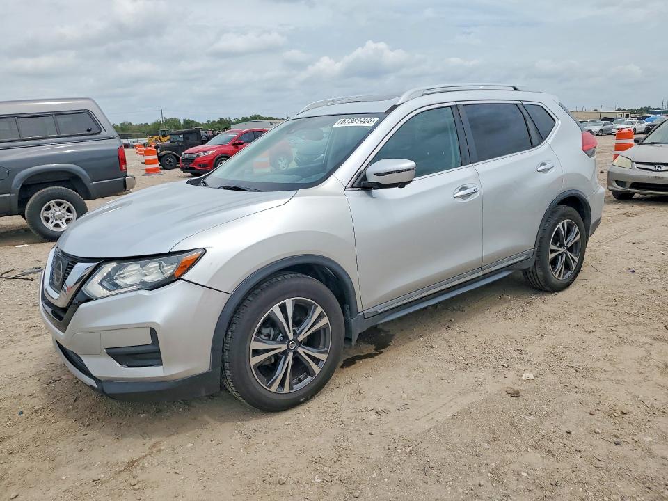 NISSAN ROGUE 2017 with VIN 5N1AT2MT5HC876791 - Photo from auction