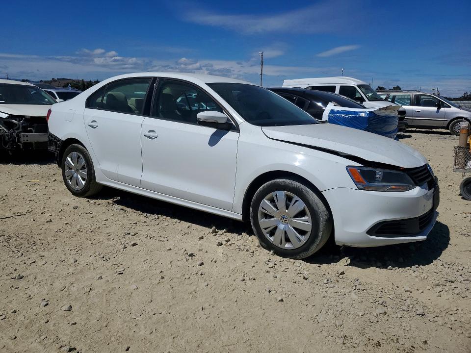 Photo 4 from auction – 2014 VOLKSWAGEN JETTA with VIN 3VWD17AJ4EM420909