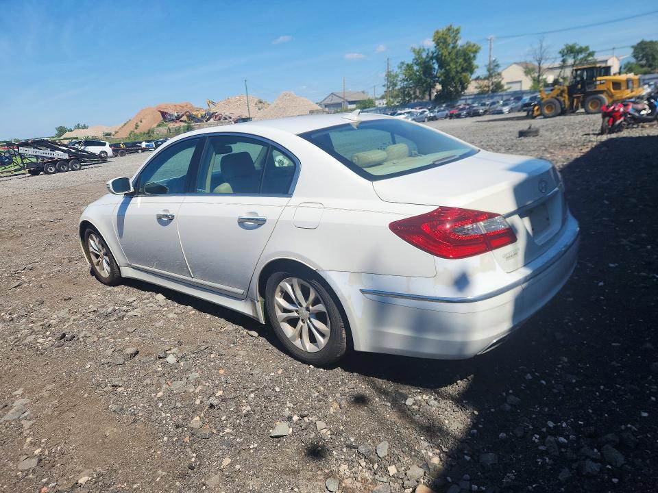 Photo 2 from auction – 2012 HYUNDAI GENESIS with VIN KMHGC4DD5CU195290