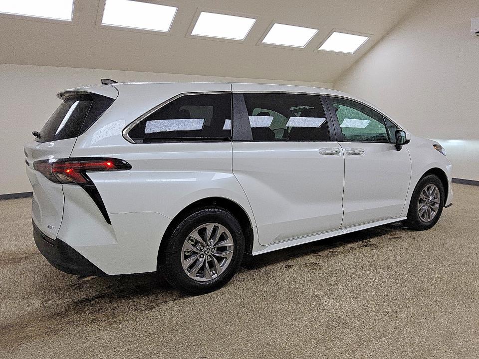 Photo 3 from auction – 2025 TOYOTA SIENNA with VIN 5TDYRKEC6SS256974
