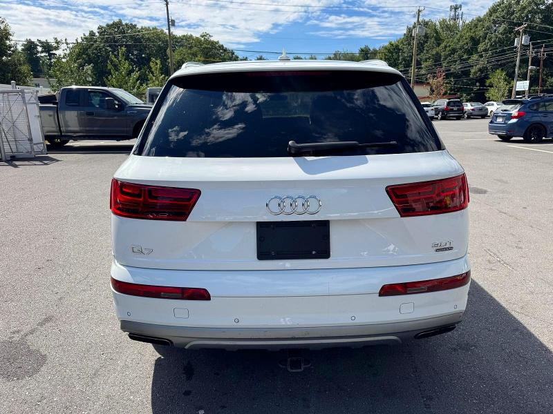 Photo 6 from auction – 2018 AUDI Q7 with VIN WA1LAAF7XJD023827