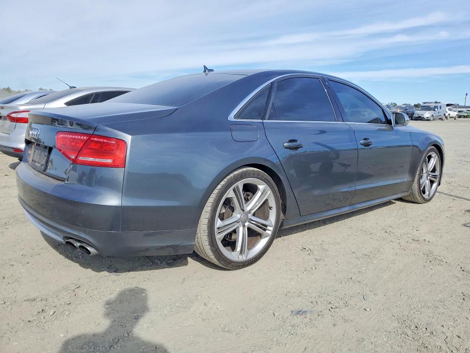 Photo 3 from auction – 2013 AUDI S8 with VIN WAUD2AFD3DN015495