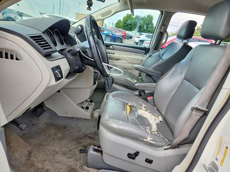 Photo 7 from auction – 2011 VOLKSWAGEN ROUTAN with VIN 2V4RW3DG5BR636488