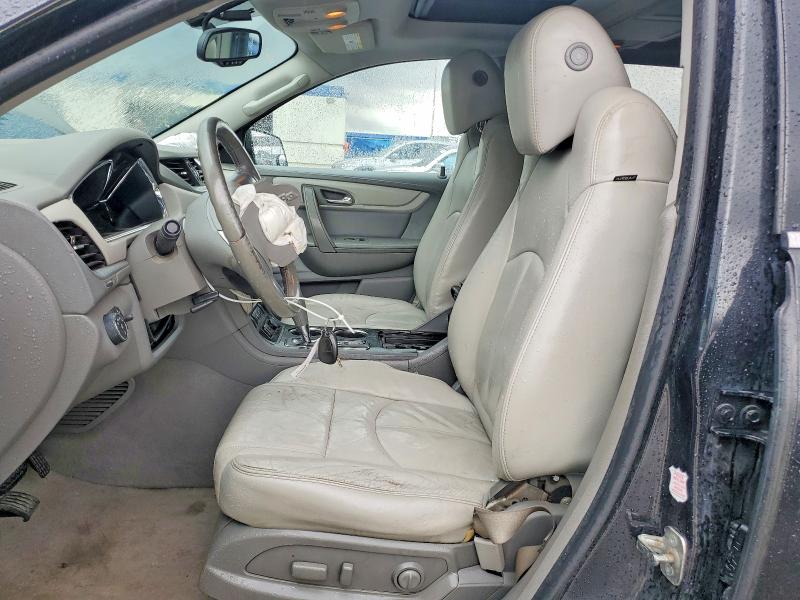 Photo 7 from auction – 2015 CHEVROLET TRAVERSE with VIN 1GNKVHKDXFJ298298