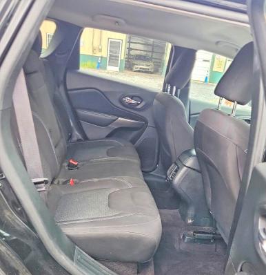 Photo 10 from auction – 2019 JEEP CHEROKEE with VIN 1C4PJLCB2KD148091