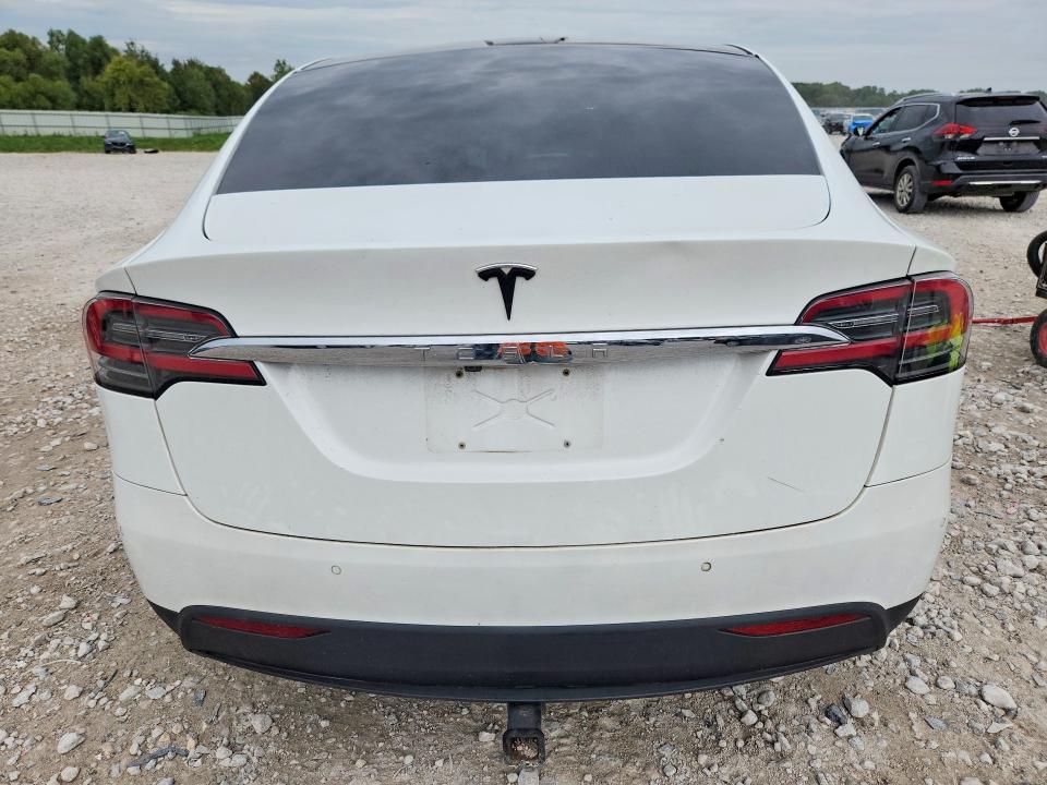 Photo 6 from auction – 2016 TESLA MODEL X with VIN 5YJXCBE41GFS00247