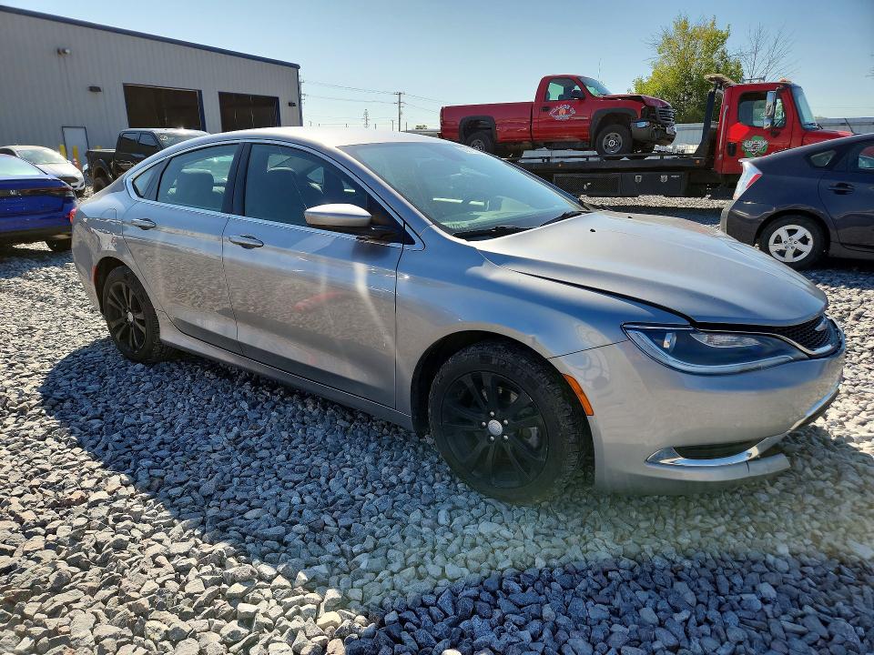 Foto 4 de la subasta – 2015 CHRYSLER 200 con VIN 1C3CCCAB1FN758385