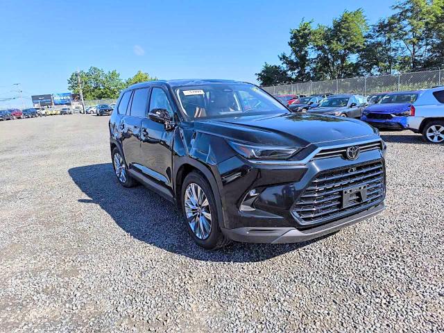 Photo 3 from auction – 2024 TOYOTA GRAND HIGHLANDER with VIN 5TDAAAB52RS008207