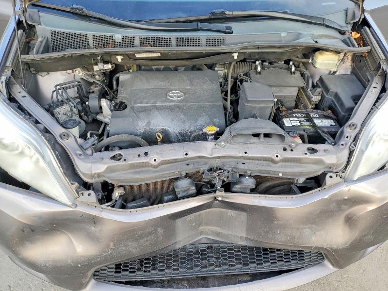 Photo 12 from auction – 2015 TOYOTA SIENNA with VIN 5TDKK3DC5FS683182