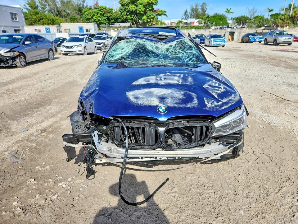 صورة رقم 5 من المزاد - 2018 BMW M550XI مع VIN WBAJB9C51JB049351