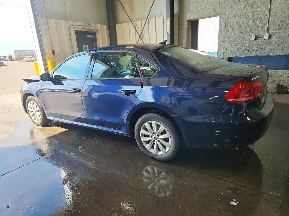 Photo 2 from auction – 2015 VOLKSWAGEN PASSAT with VIN 1VWAT7A31FC050259