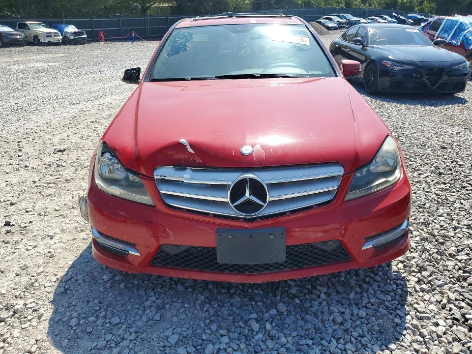 Снимка 5 от търг – 2013 MERCEDES-BENZ C с VIN WDDGF4HB2DR266427