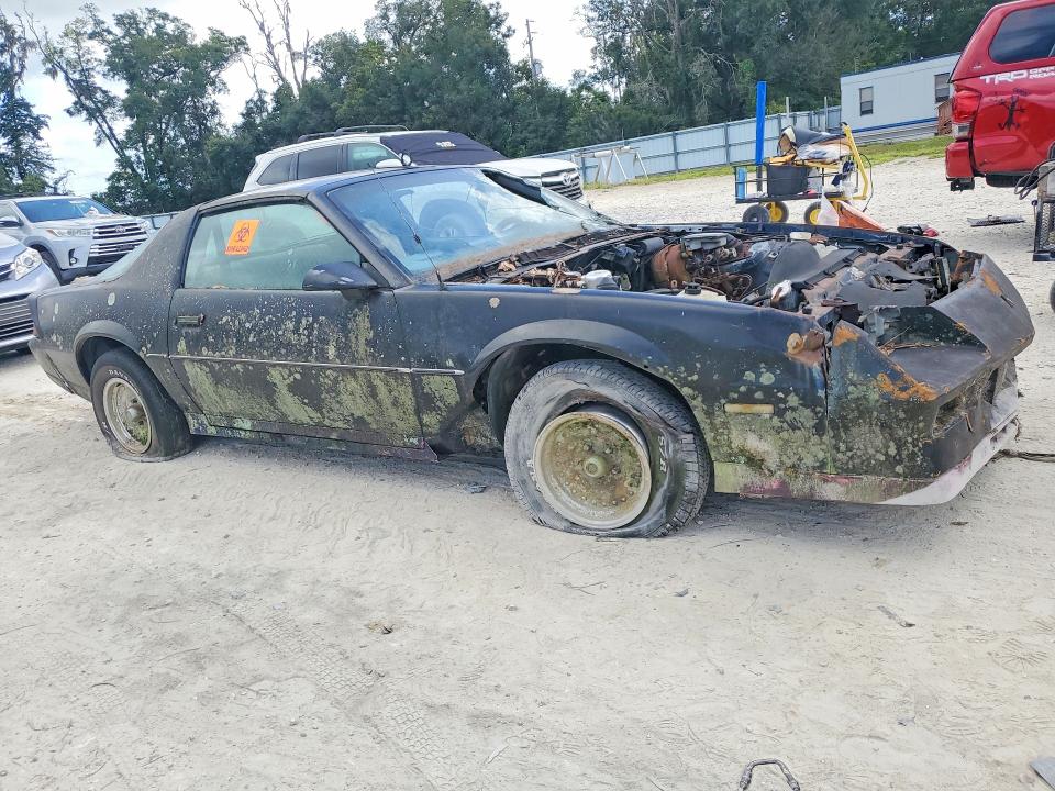 Photo 4 from auction – 1982 CHEVROLET CAMARO with VIN 1AP877XCN117862