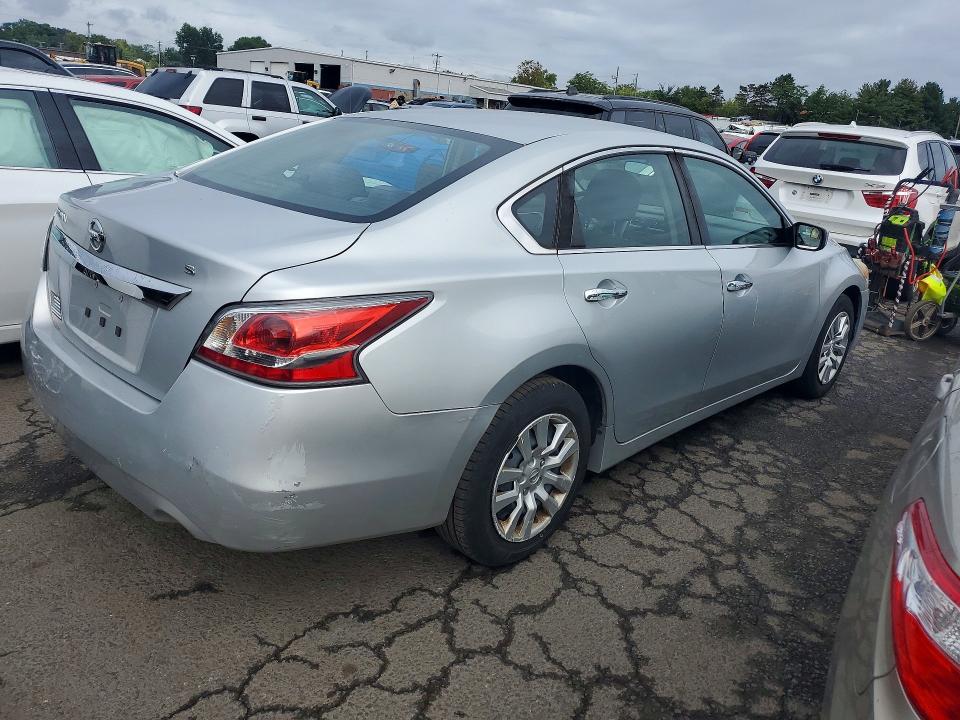 Photo 3 from auction – 2015 NISSAN ALTIMA with VIN 1N4AL3AP6FN306114