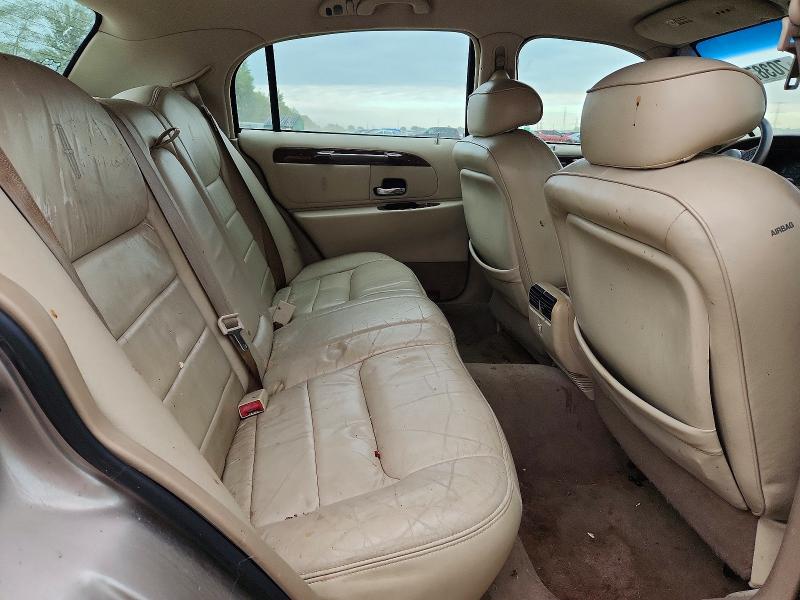 Photo 10 from auction – 2002 LINCOLN TOWN CAR with VIN 1LNHM82W52Y603761