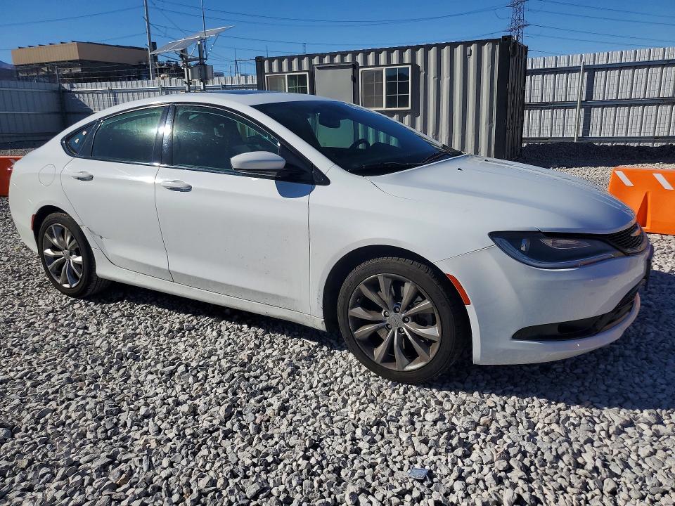 صورة رقم 4 من المزاد - 2015 CHRYSLER 200 مع VIN 1C3CCCBG0FN613770