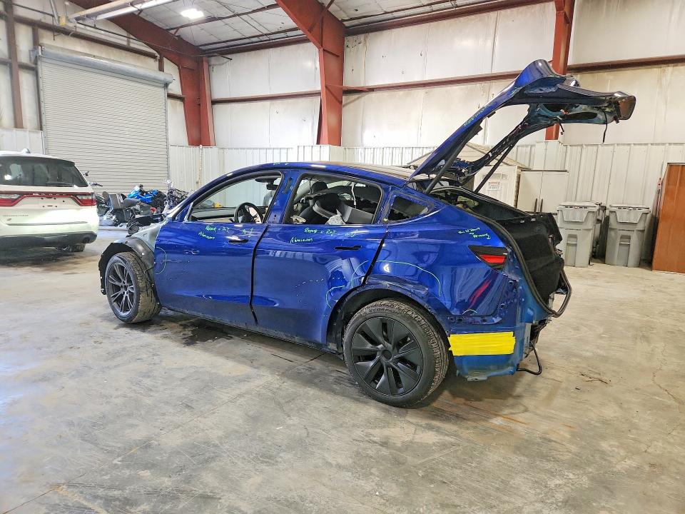 Zdjęcie 2 z aukcji – 2025 TESLA MODEL Y z VIN 7SAYGDEEXSA337905