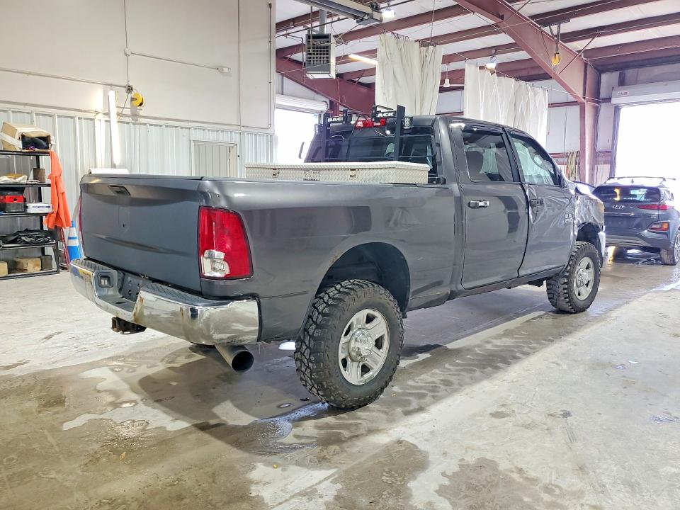 Снимка 3 от търг – 2015 RAM 2500 с VIN 3C6UR5DL8FG536196