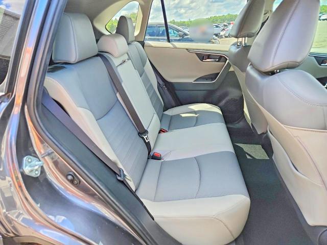 Photo 11 from auction – 2021 TOYOTA RAV4 with VIN JTMY1RFV3MD083574