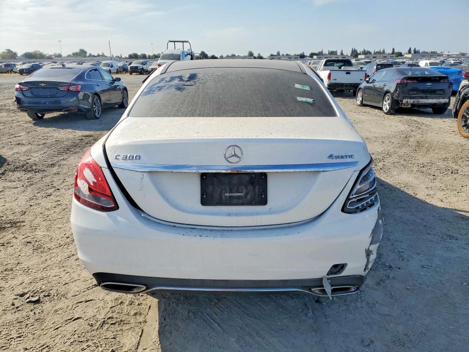 Снимка 6 от търг – 2016 MERCEDES-BENZ C с VIN 55SWF4KB2GU147560